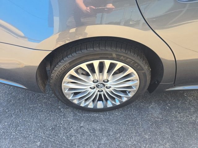 Used 2018 Toyota Avalon Limited FWD image 36