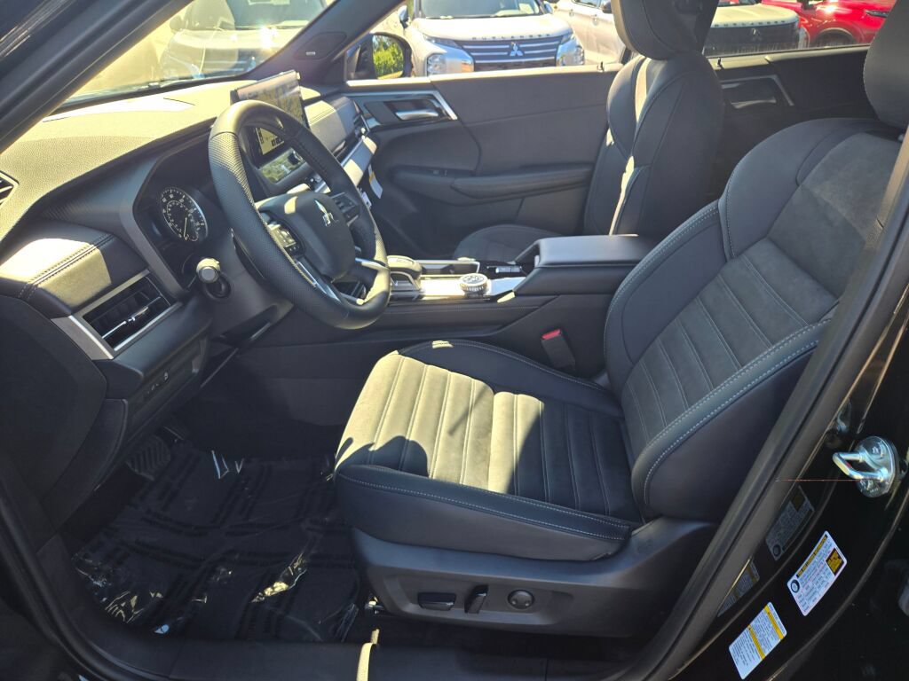New 2026 Mitsubishi Outlander LE AWD/4WD image 15