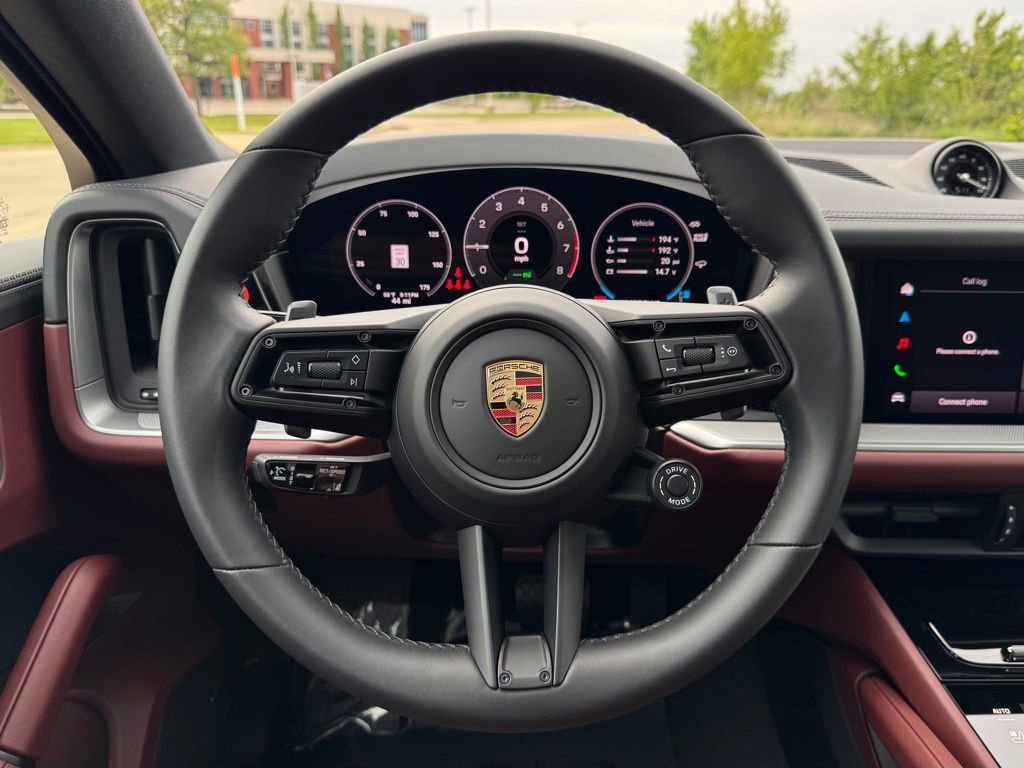 Used 2025 Porsche Cayenne E-Hybrid Coupe AWD/4WD image 19