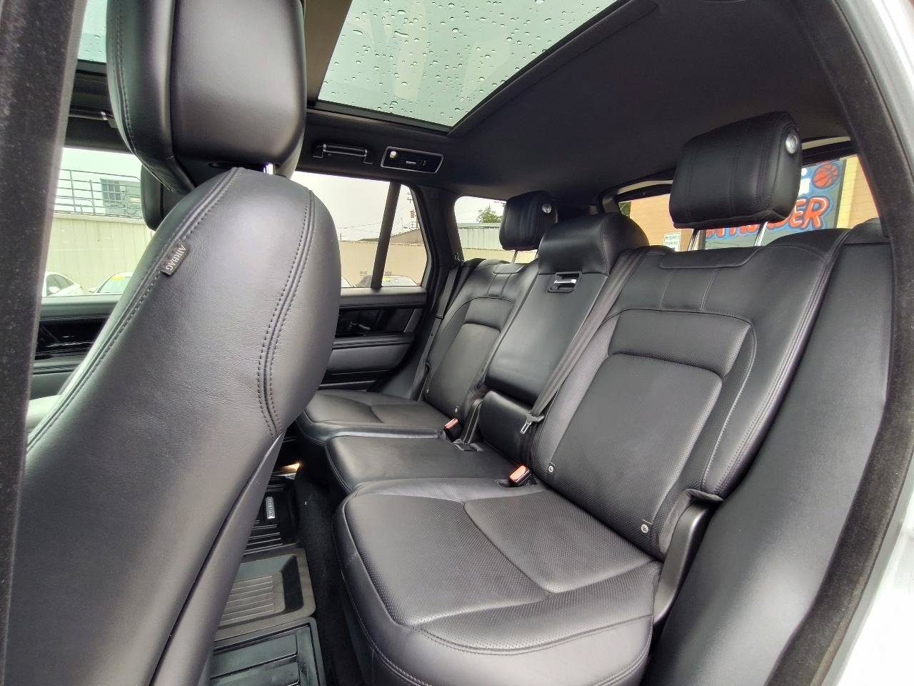 Used 2019 Land Rover Range Rover Supercharged AWD/4WD image 36