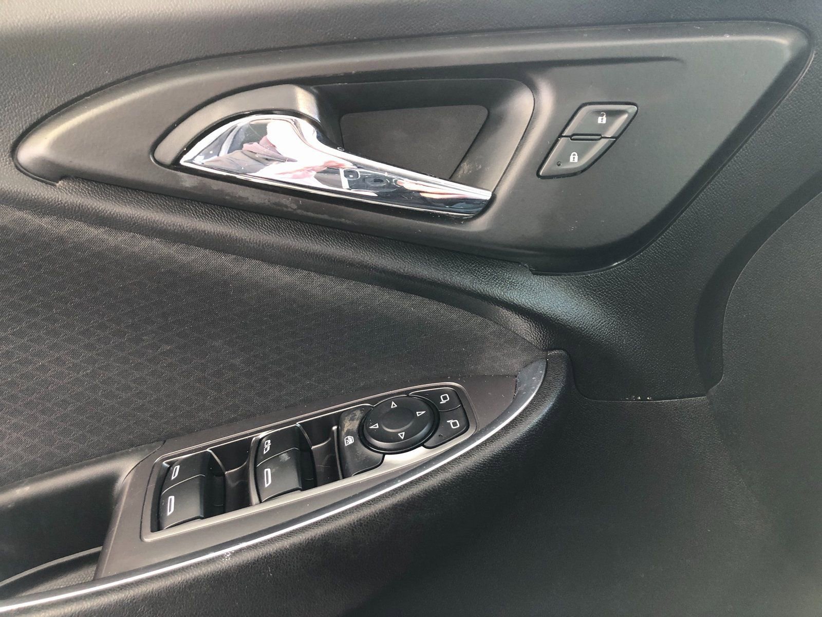 Used 2018 Chevrolet Malibu LT image 35