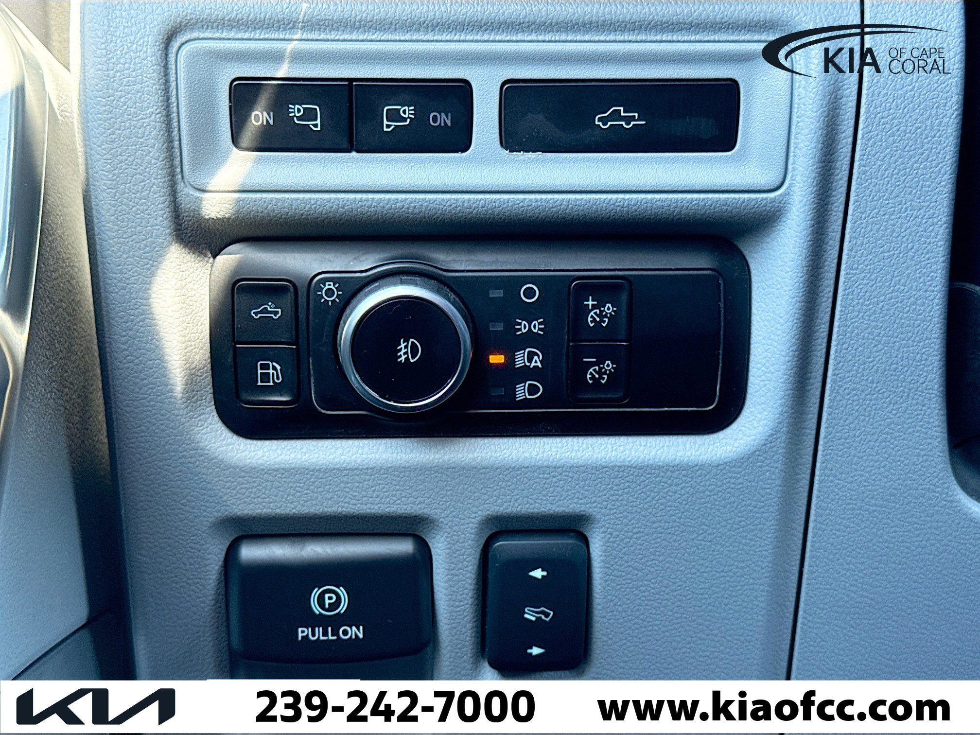 Used 2023 Ford F150 Limited image 35