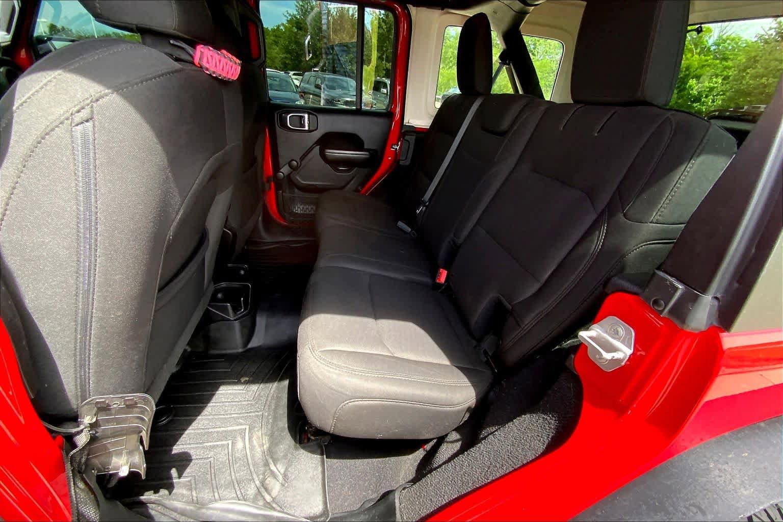 Used 2018 Jeep Wrangler Unlimited Sport AWD/4WD image 19