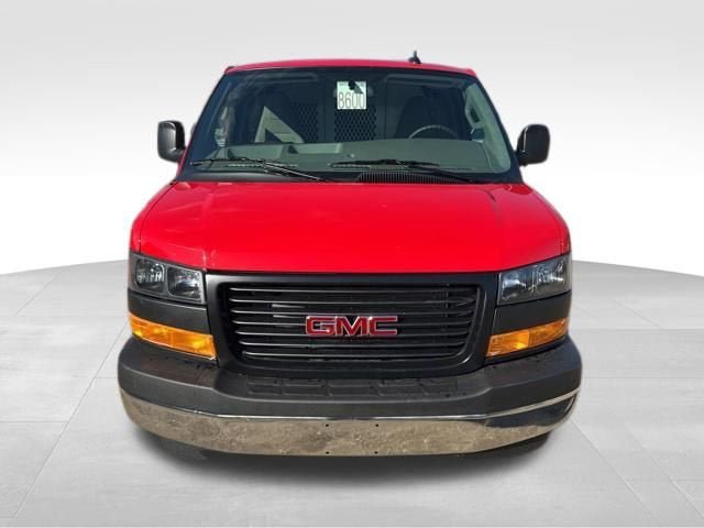 New 2026 GMC Savana 3500 w/ Driver Convenience Package RWD image 2
