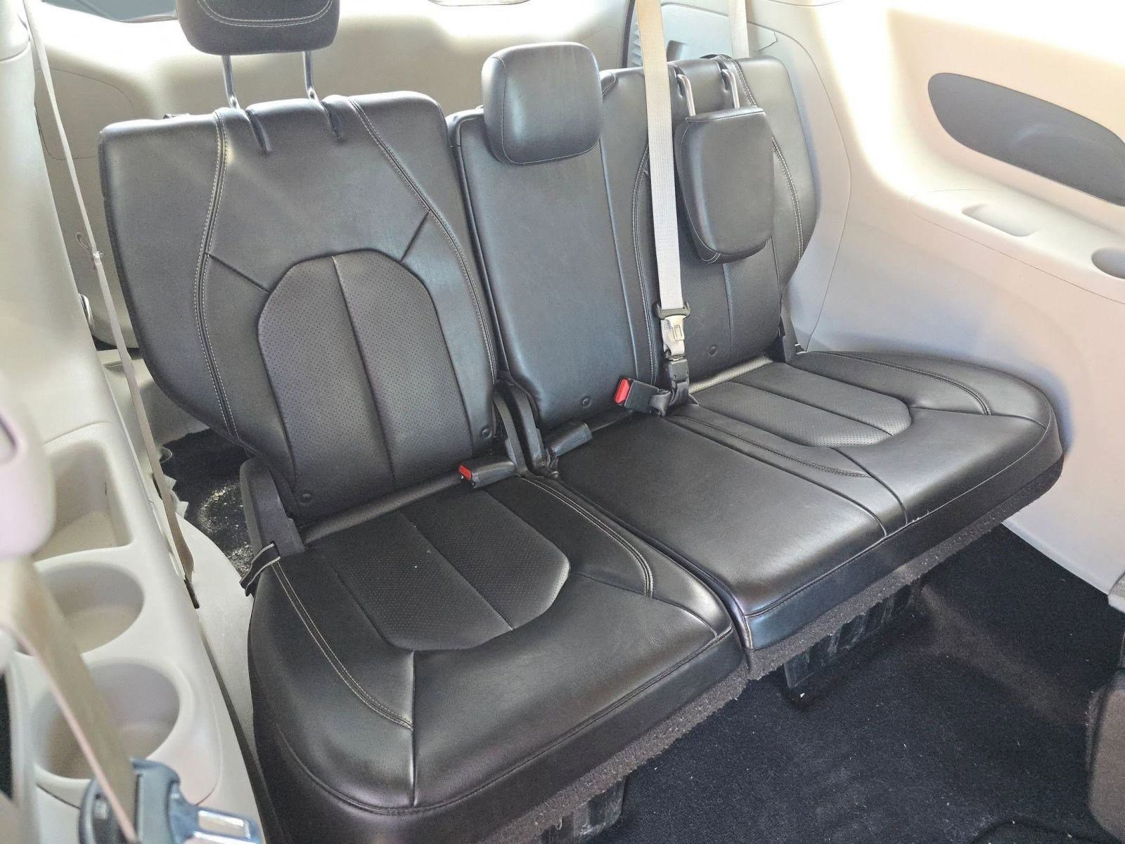 Used 2020 Chrysler Voyager Lxi image 25