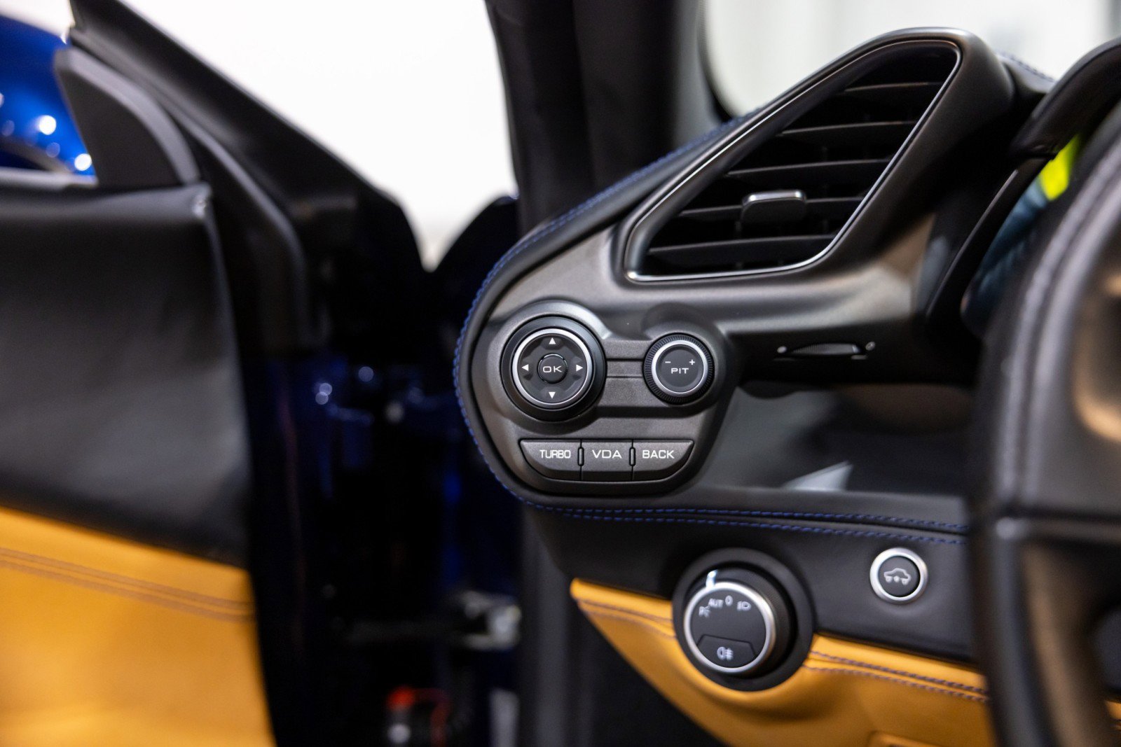 Used 2019 Ferrari 488 Spider image 44