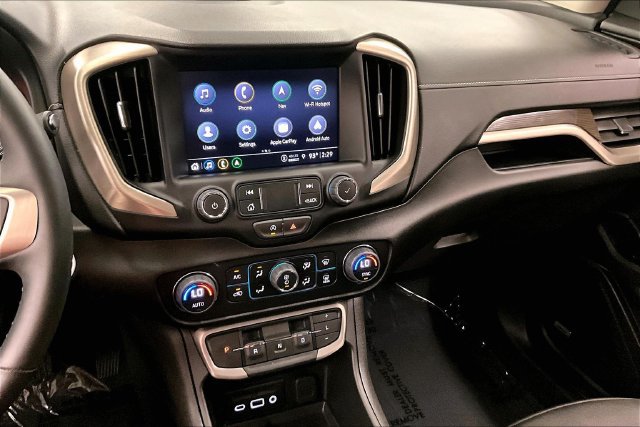 Used 2024 GMC Terrain Denali w/ Denali Premium Package AWD/4WD image 31