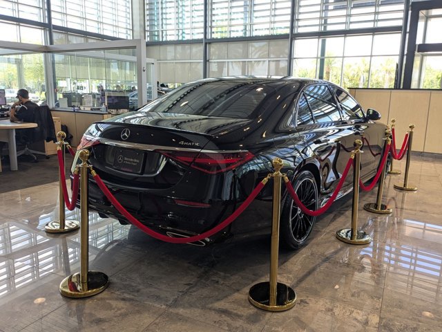 Certified 2025 Mercedes-Benz S 580 4MATIC Sedan video 2
