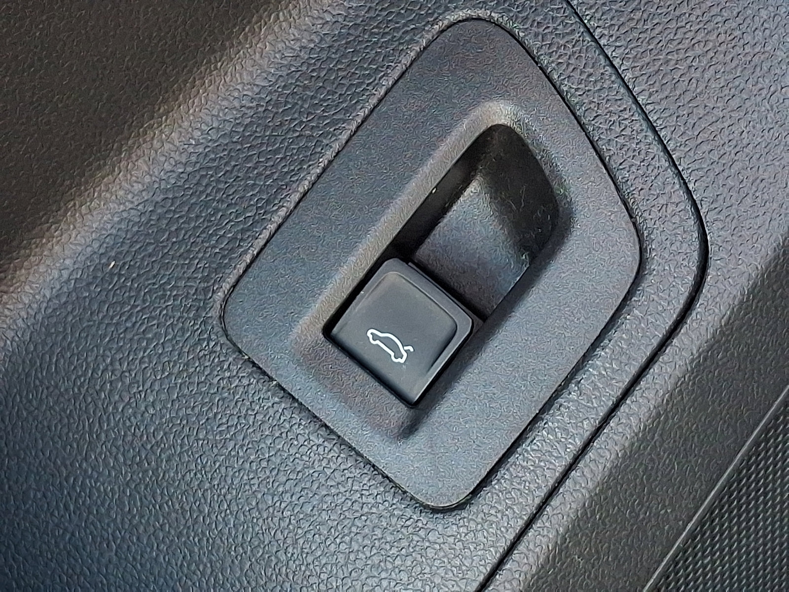 Used 2021 Volkswagen Atlas SEL Premium image 28