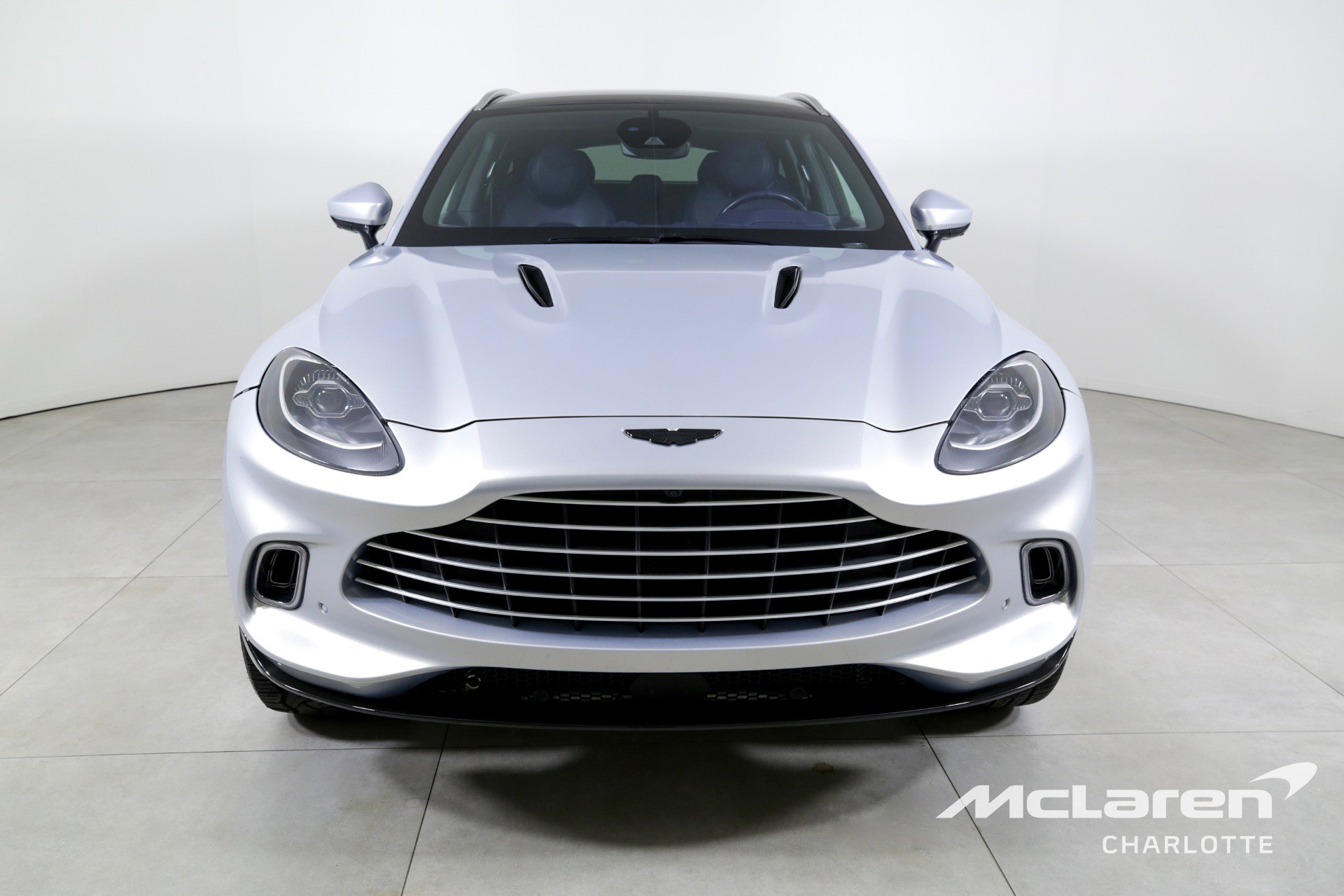 Used 2021 Aston Martin DBX image 4