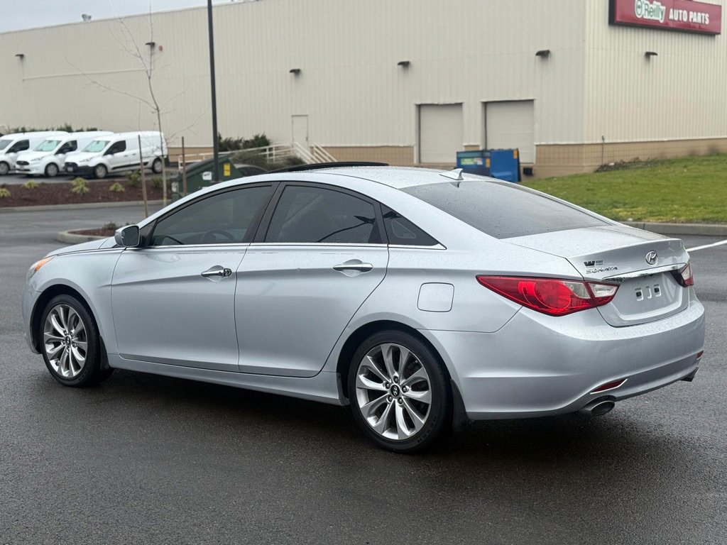 Used 2013 Hyundai Sonata SE w/ Navigation & Sunroof Pkg FWD image 5