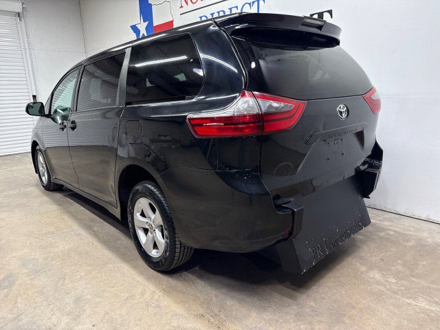 Used 2020 Toyota Sienna L image 9