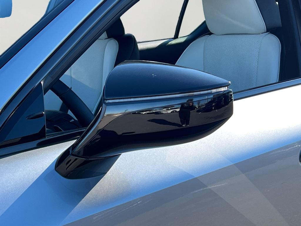 Certified 2025 Lexus IS 350 F Sport image 26