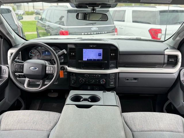 Used 2025 Ford F250 XLT w/ FX4 Off-Road Package AWD/4WD image 2