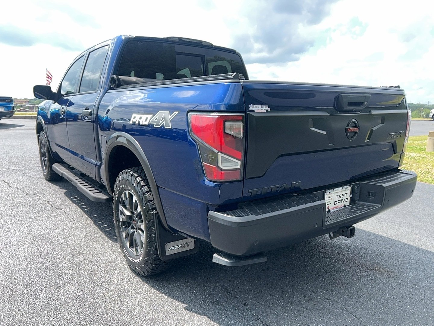Used 2021 Nissan Titan PRO-4X w/ Pro-4x Utility Package AWD/4WD image 7