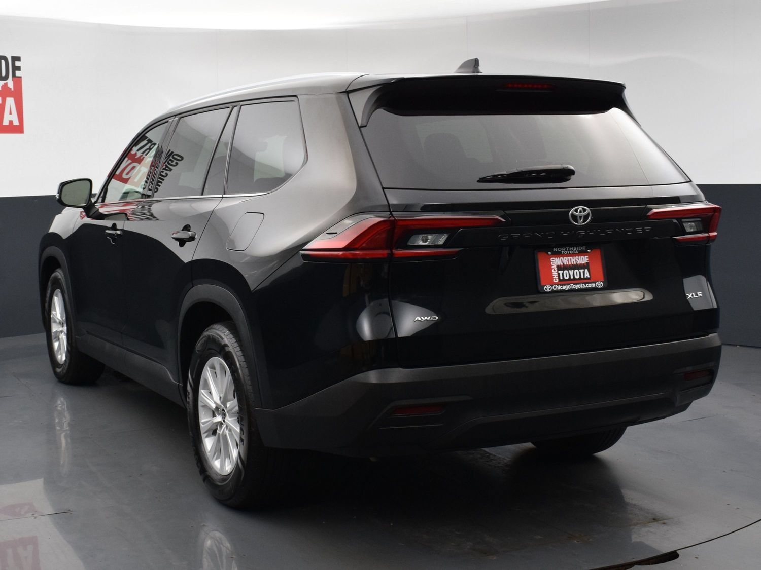Used 2025 Toyota Grand Highlander AWD image 3