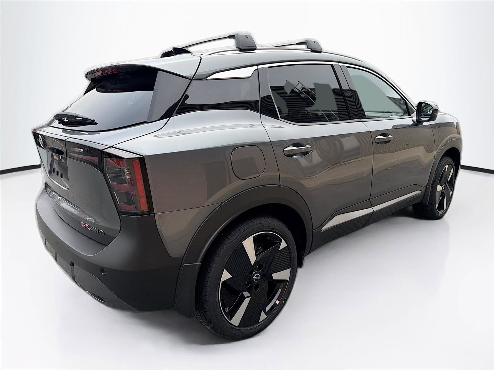 New 2026 Nissan Kicks SR w/ Cold Weather Package image 7