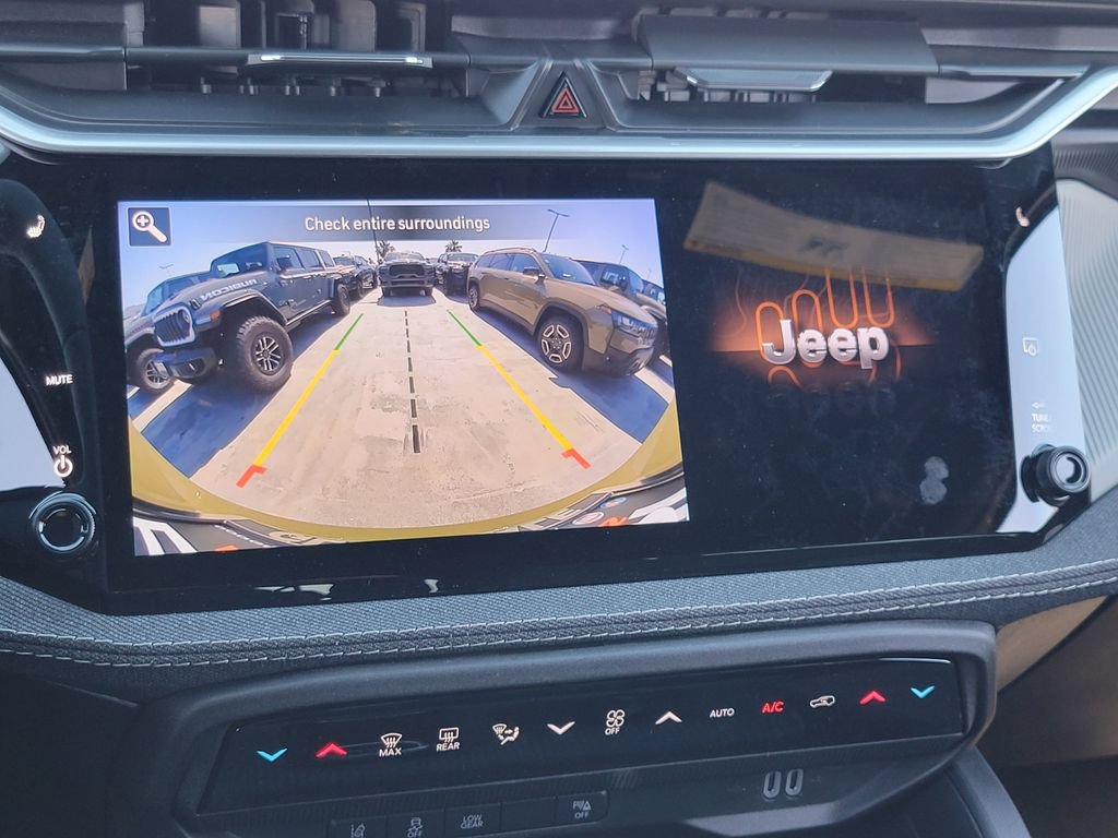 New 2026 Jeep Cherokee Laredo AWD/4WD image 9