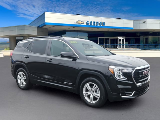 Used 2022 GMC Terrain SLE w/ Driver Convenience Package image 6