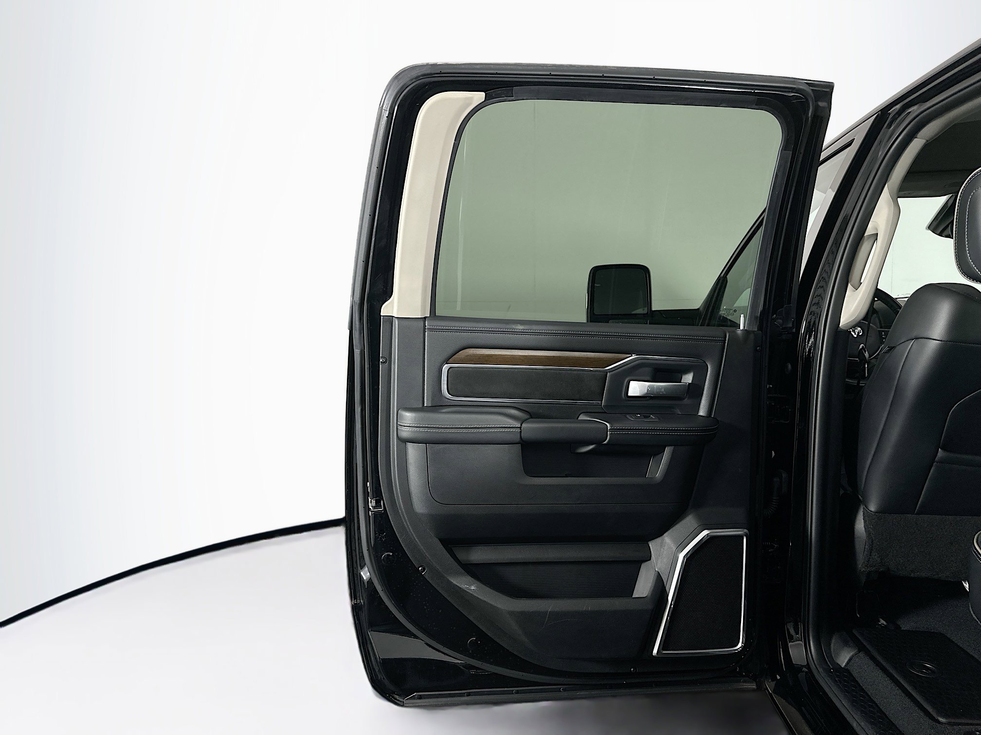 Used 2024 RAM 2500 Laramie w/ Safety Group image 27