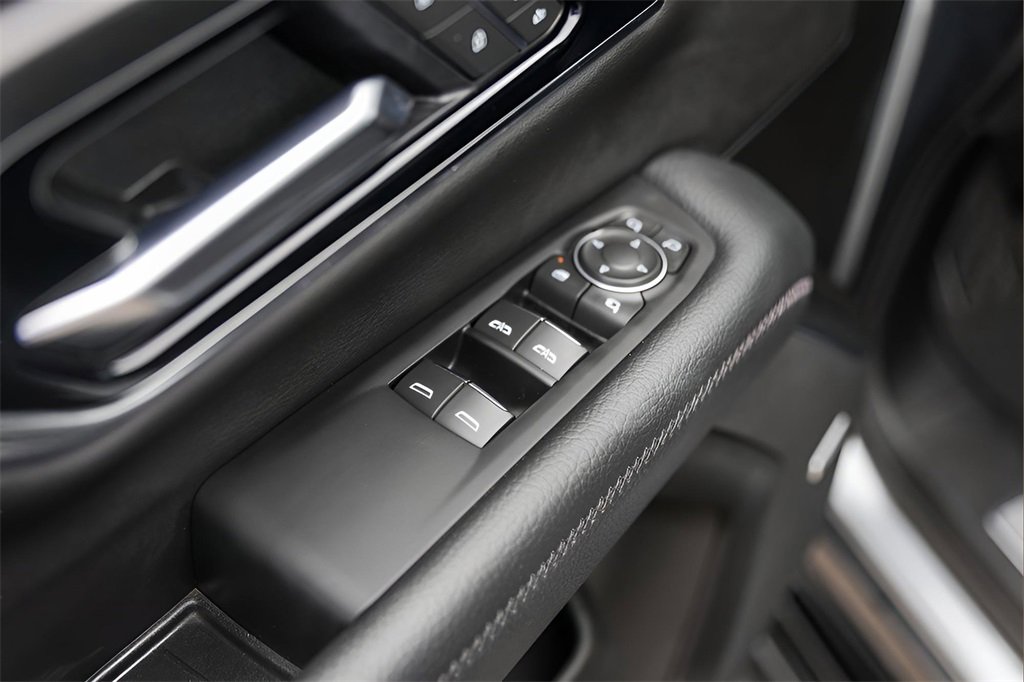 Used 2025 GMC Yukon Denali image 23