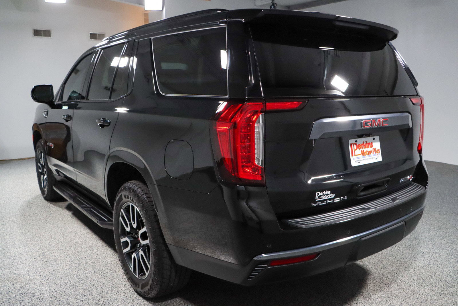 Used 2024 GMC Yukon AT4 w/ Max Trailering Package image 9