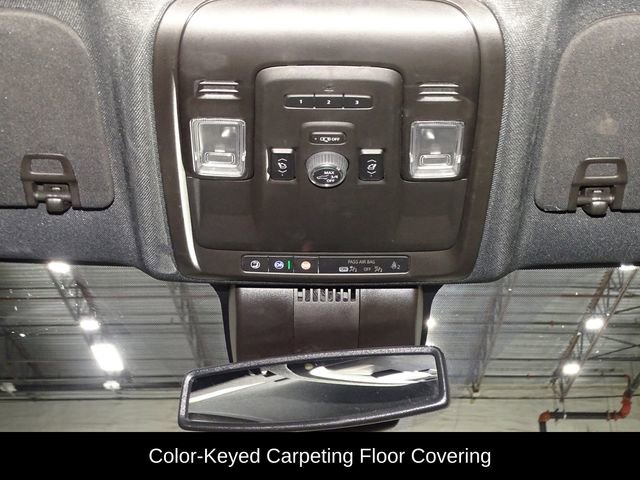 Used 2024 Chevrolet Suburban Premier AWD/4WD image 27
