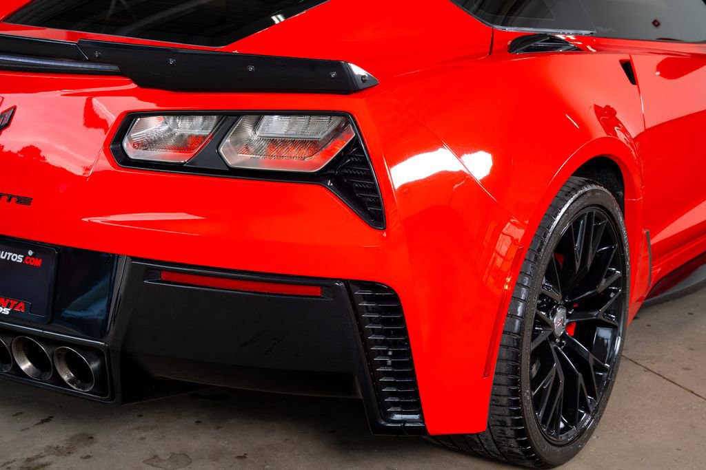 Used 2018 Chevrolet Corvette Z06 RWD image 13
