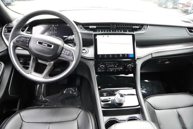 Certified 2024 Jeep Grand Cherokee L Limited w/ Black Appearance Package AWD/4WD image 19