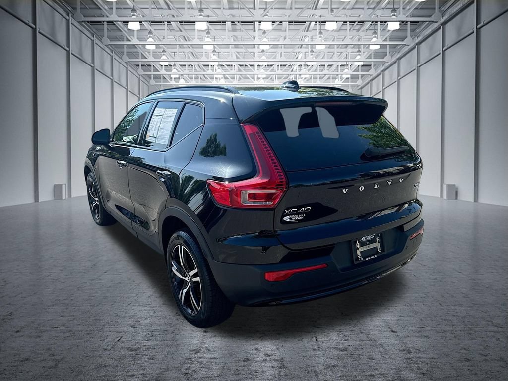 Used 2024 Volvo XC40 B5 Core AWD/4WD image 5