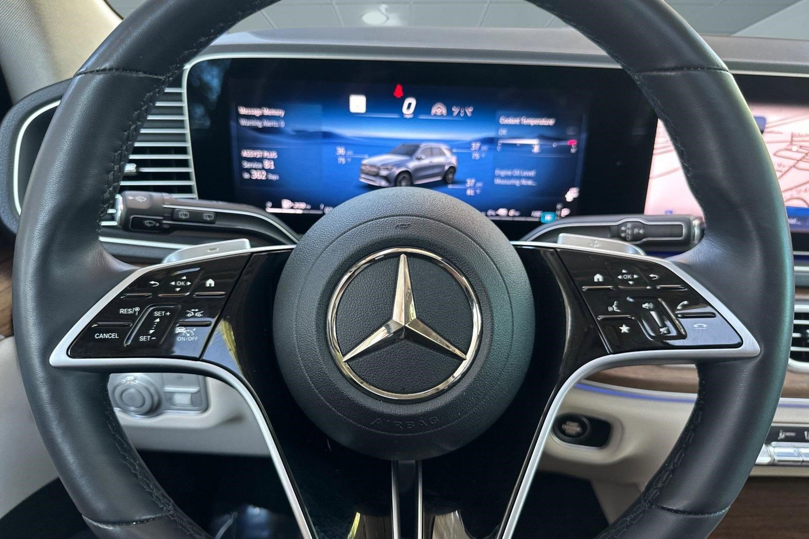 Used 2025 Mercedes-Benz GLE 450e 4MATIC image 17