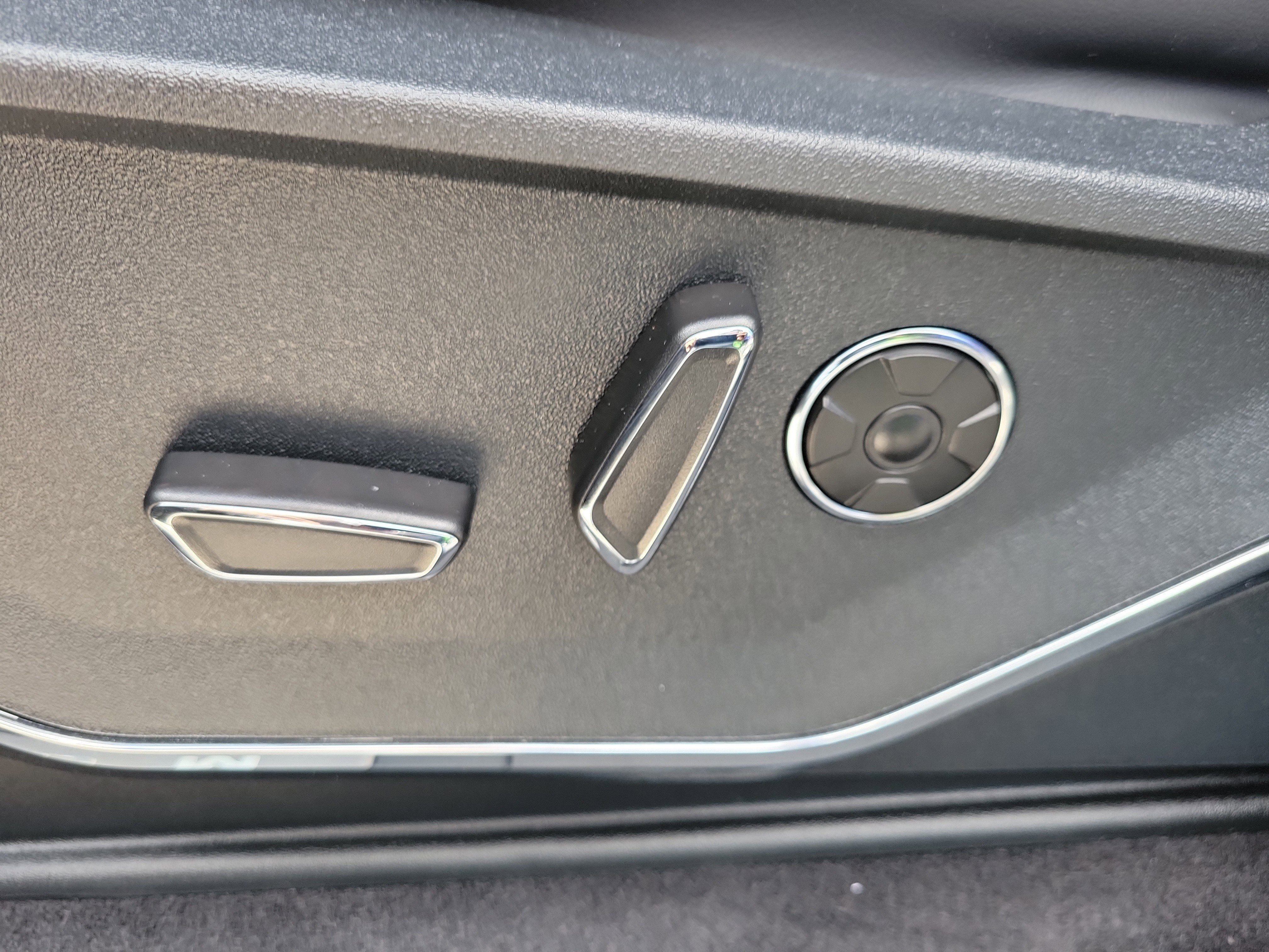 Used 2025 Ford F150 Platinum w/ Equipment Group 702A High image 21