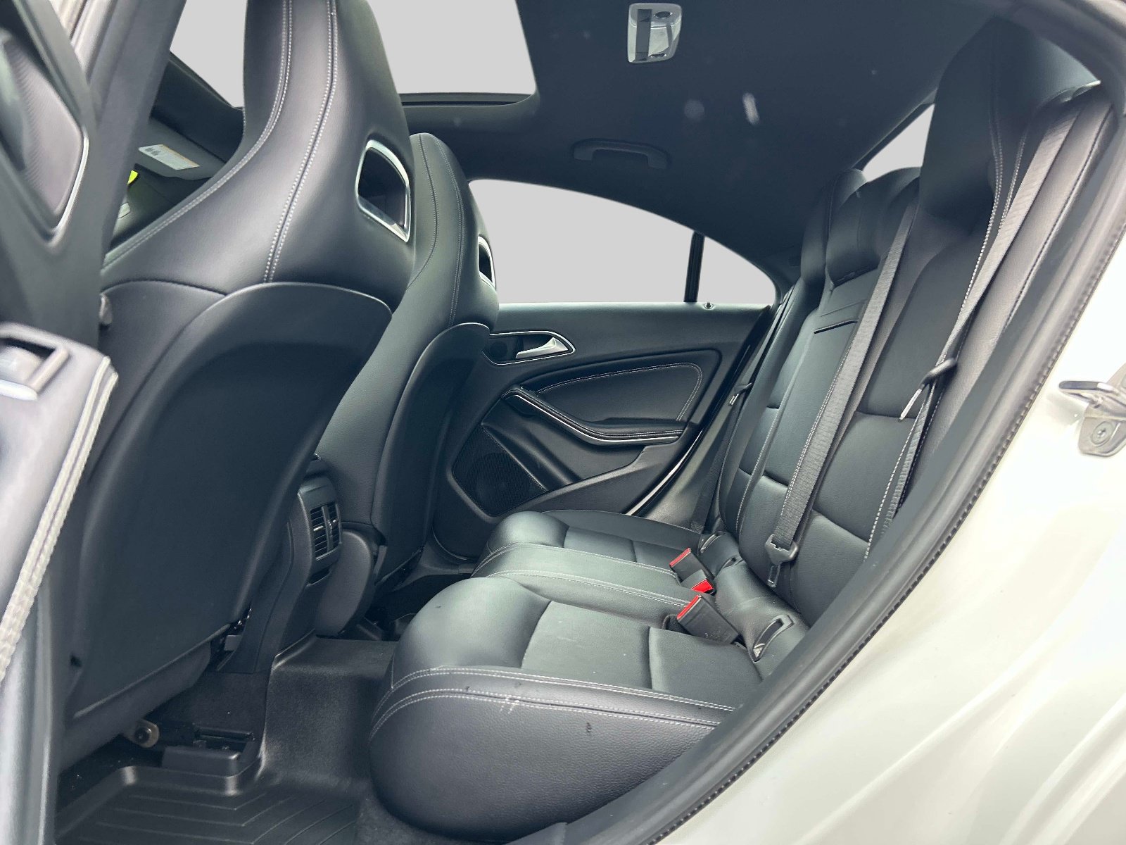 Used 2019 Mercedes-Benz CLA 250 4MATIC image 16