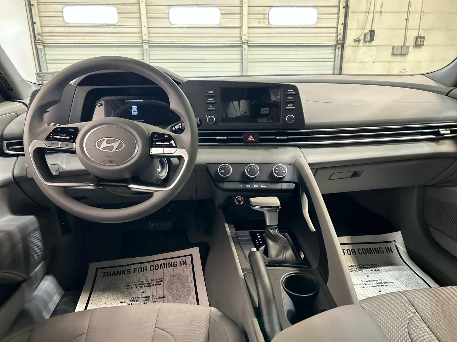 New 2026 Hyundai Elantra SE FWD image 4