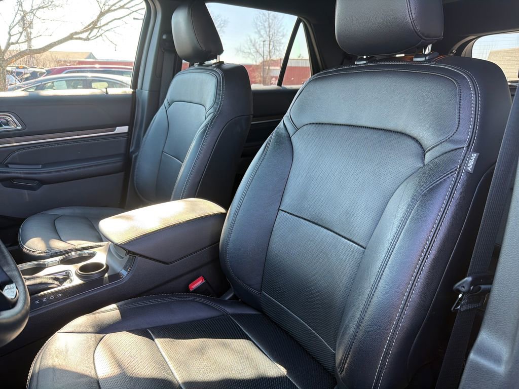 Used 2019 Ford Explorer Limited image 21