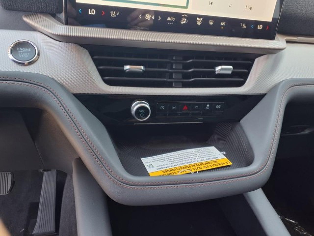 New 2025 Ford Explorer Active w/ Active Comfort Package image 14