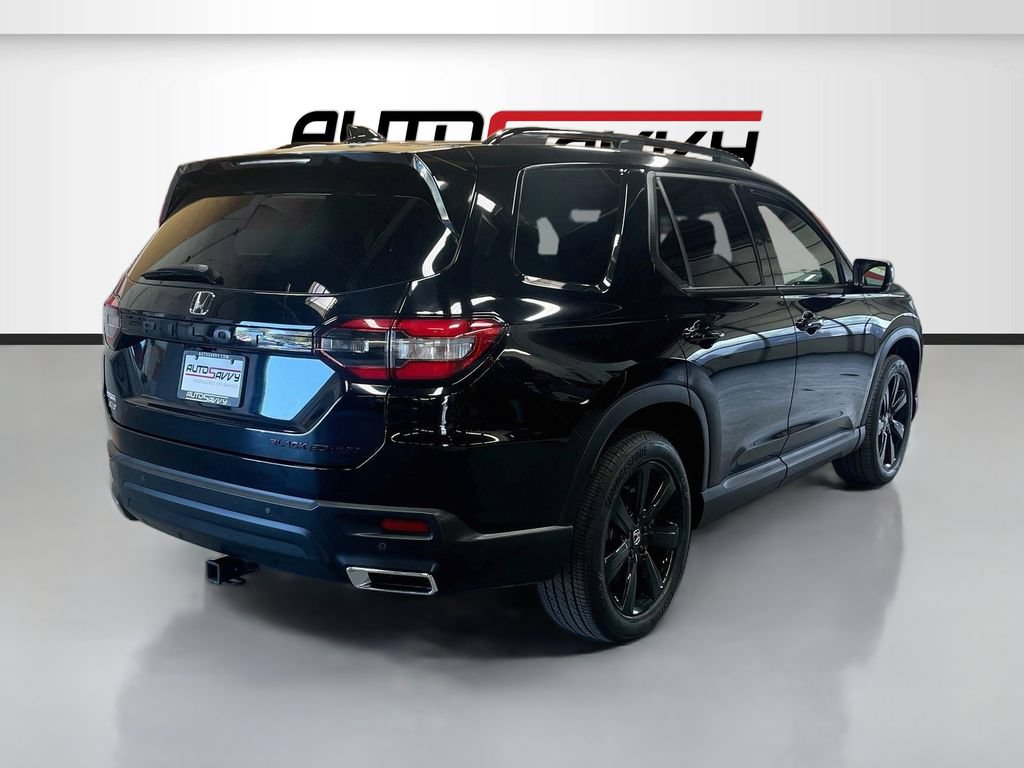 Used 2025 Honda Pilot Black Edition image 7