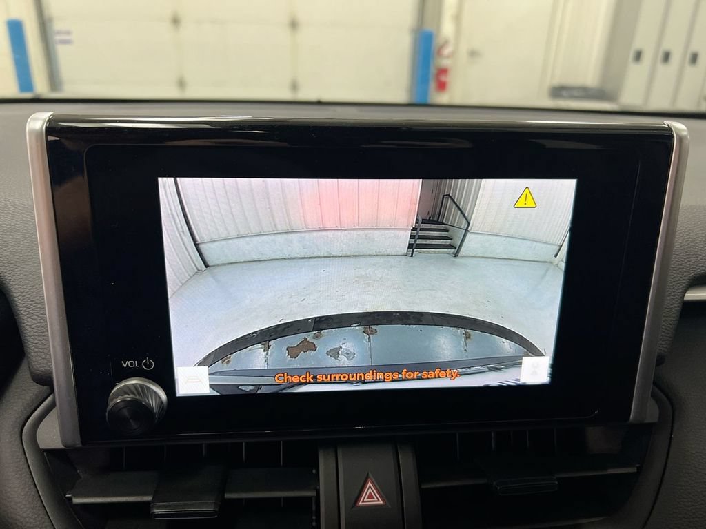 Used 2023 Toyota RAV4 LE AWD/4WD image 16