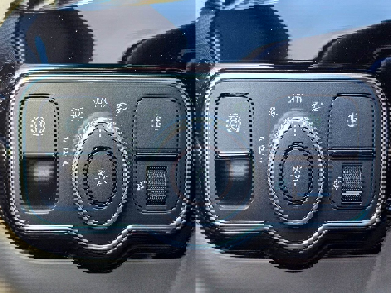 New 2025 Mercedes-Benz C 300 4MATIC Sedan image 30