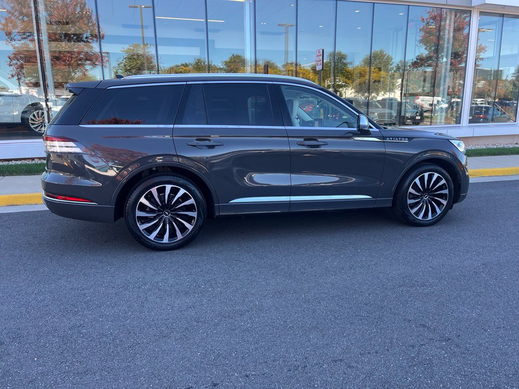 Certified 2022 Lincoln Aviator Black Label Grand Touring w/ Class IV Trailer Tow Package AWD/4WD image 10