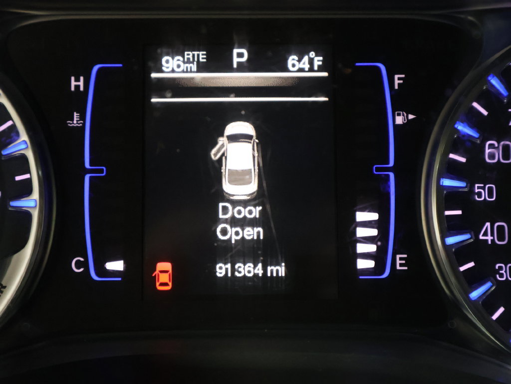 Used 2015 Chrysler 200 Limited w/ Convenience Group FWD image 38