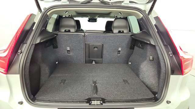 New 2026 Volvo XC40 B5 Plus w/ Climate Package AWD/4WD image 40