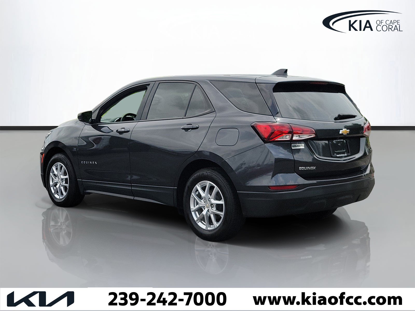 Used 2022 Chevrolet Equinox LS FWD image 4