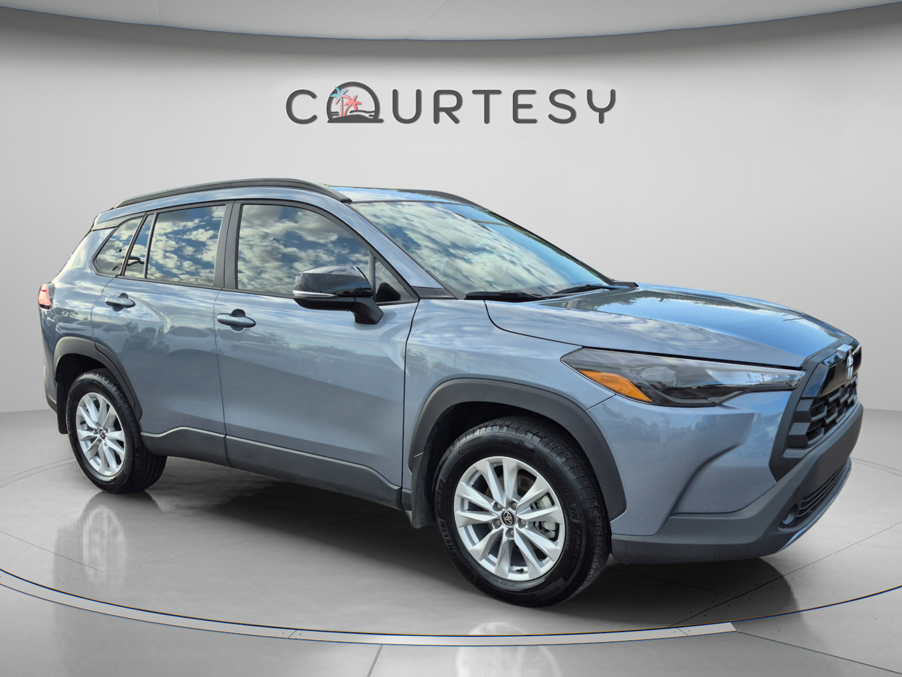 Used 2026 Toyota Corolla Cross LE FWD image 9