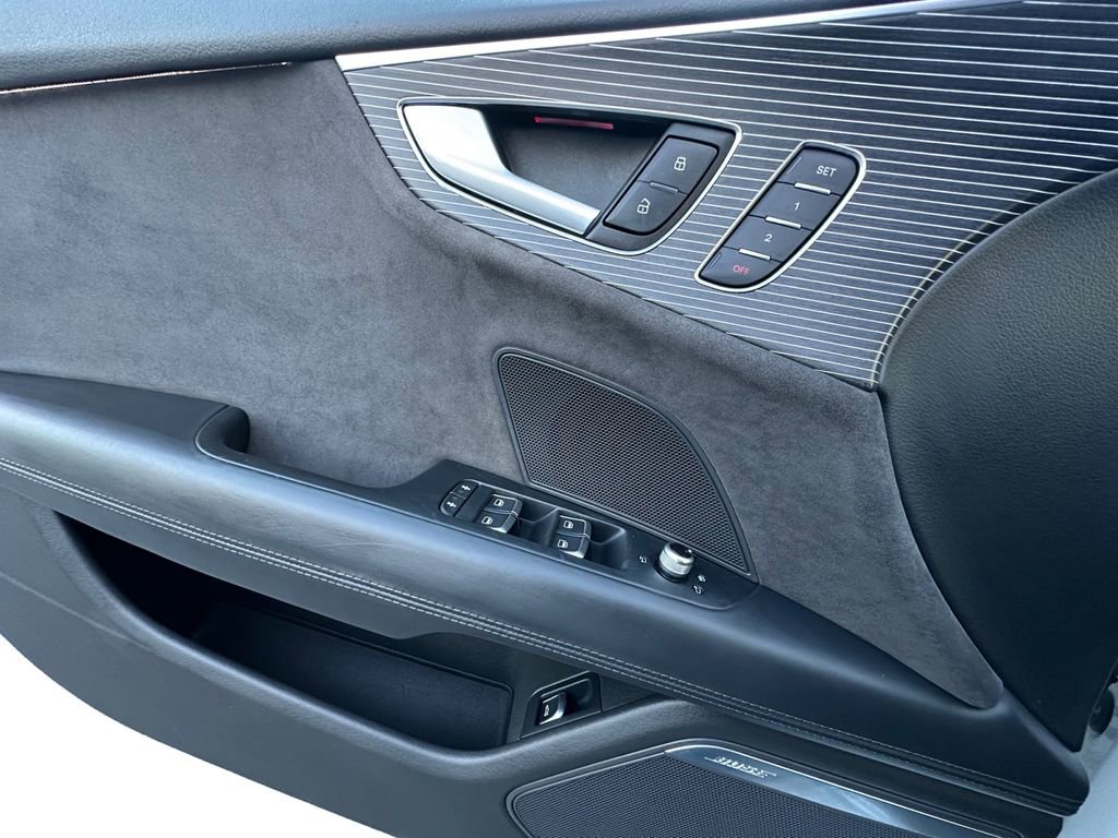 Used 2017 Audi S7 Premium Plus image 11