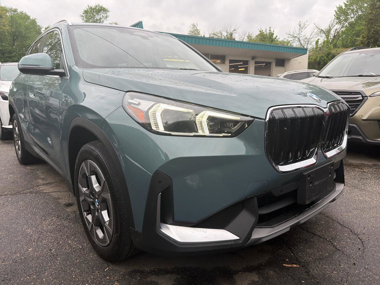 Used 2023 BMW X1 xDrive28i w/ Convenience Package AWD/4WD image 3