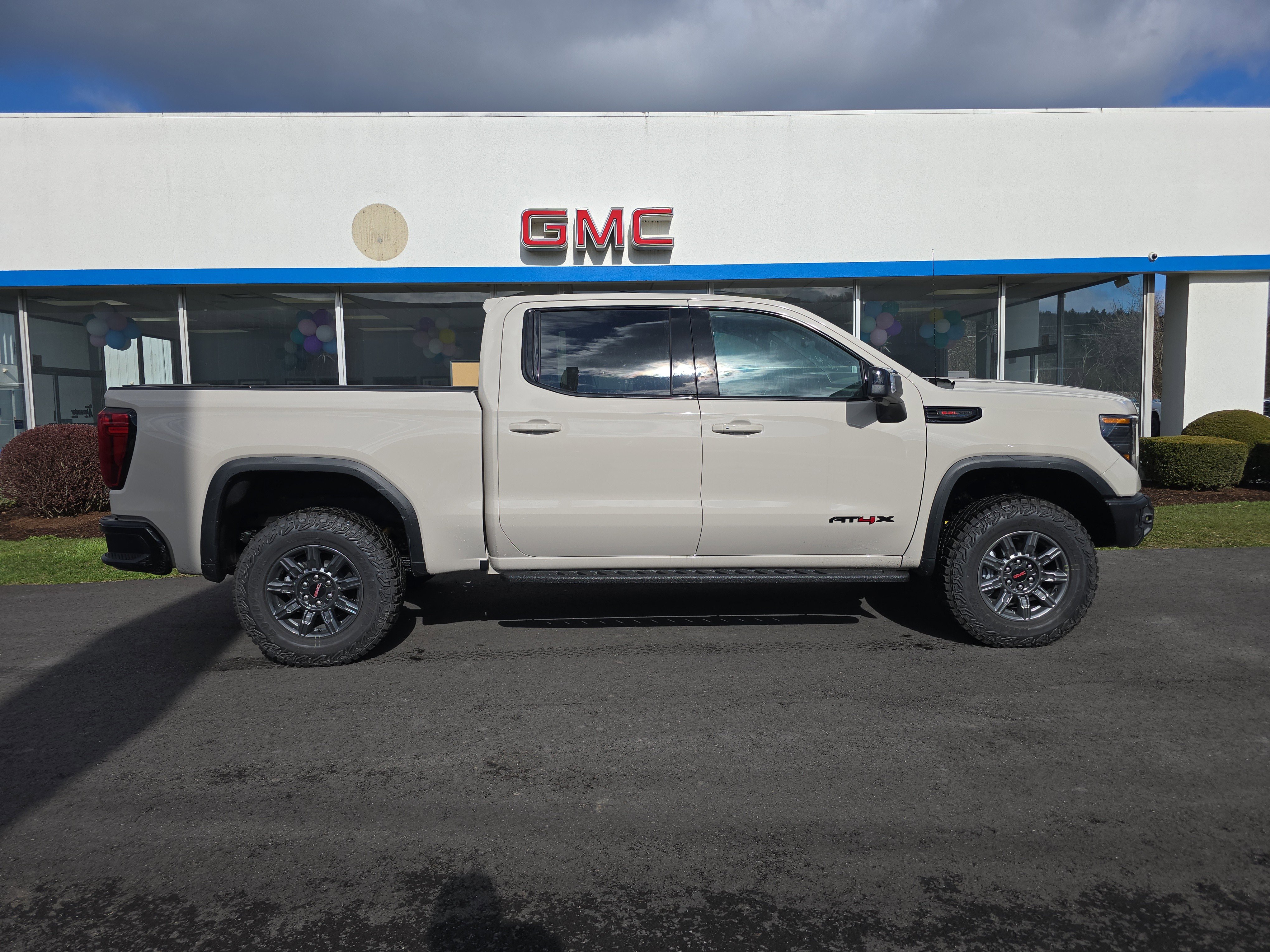 New 2026 GMC Sierra 1500 AT4X w/ LPO, Black Badging Package AWD/4WD video 2