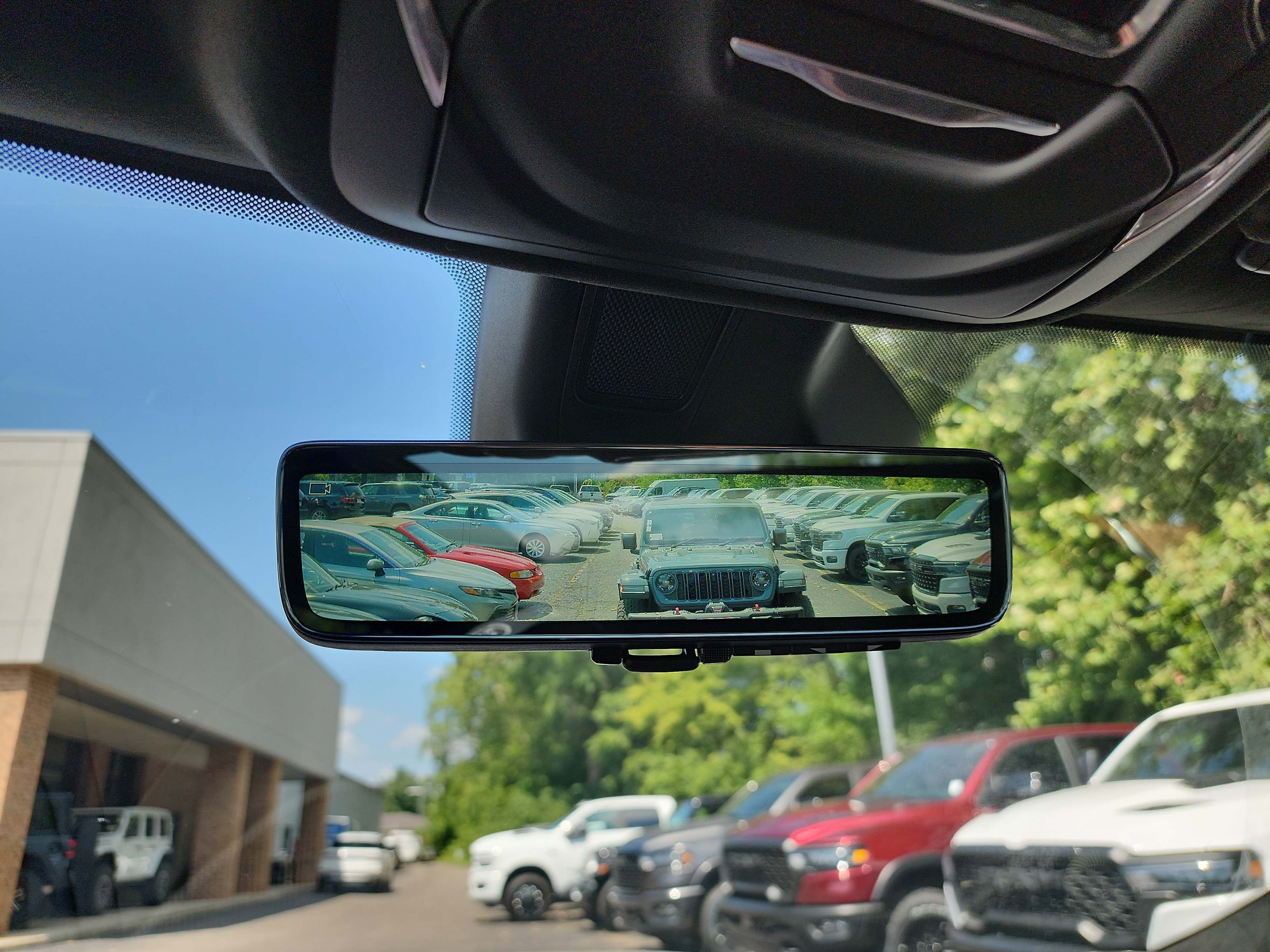 New 2025 Jeep Grand Cherokee Summit image 7