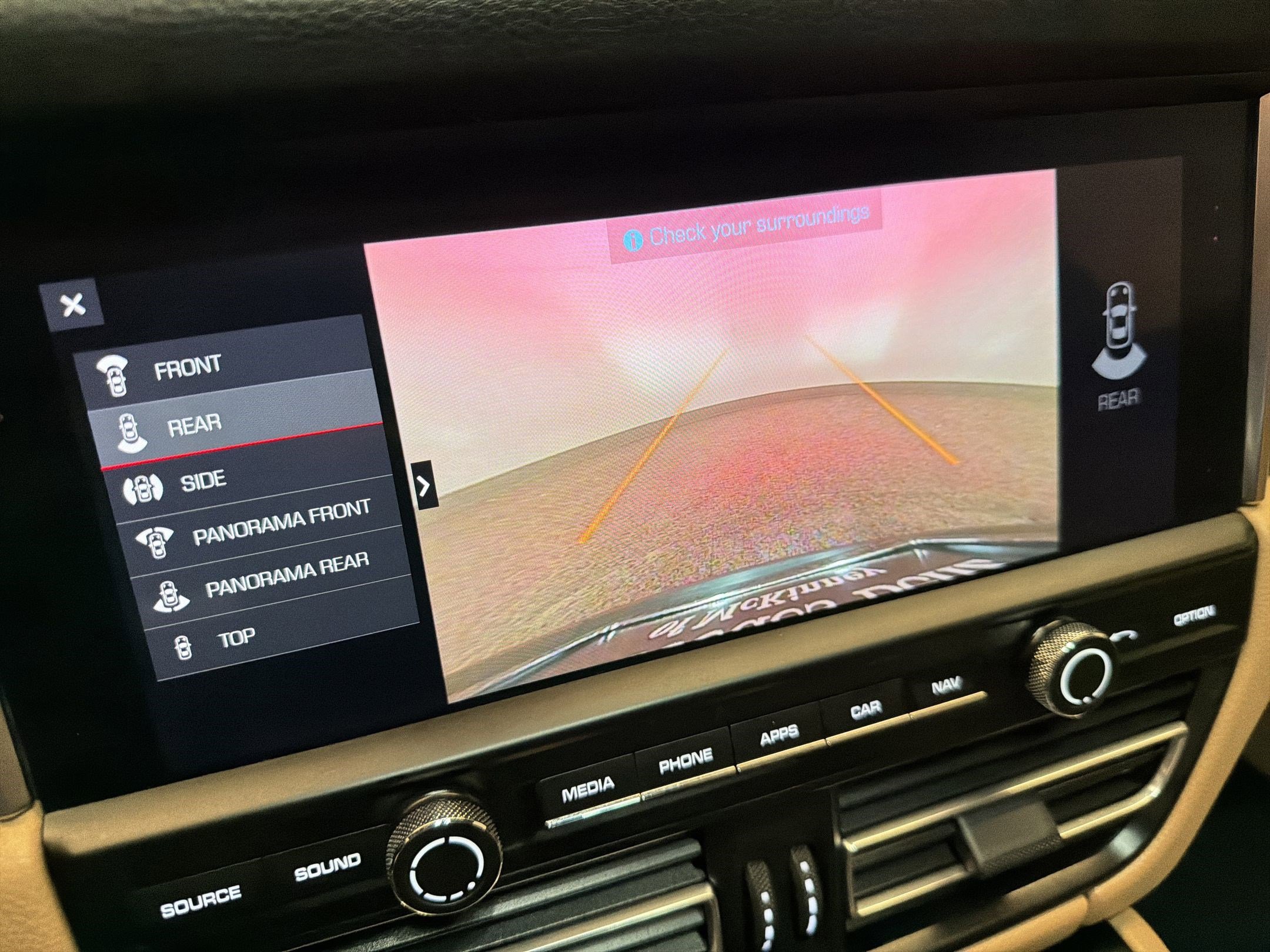 Used 2021 Porsche Macan image 24