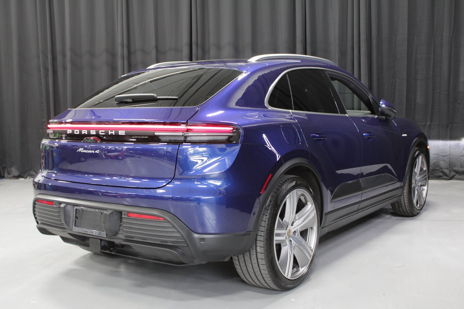 Certified 2024 Porsche Macan 4 Electric image 7